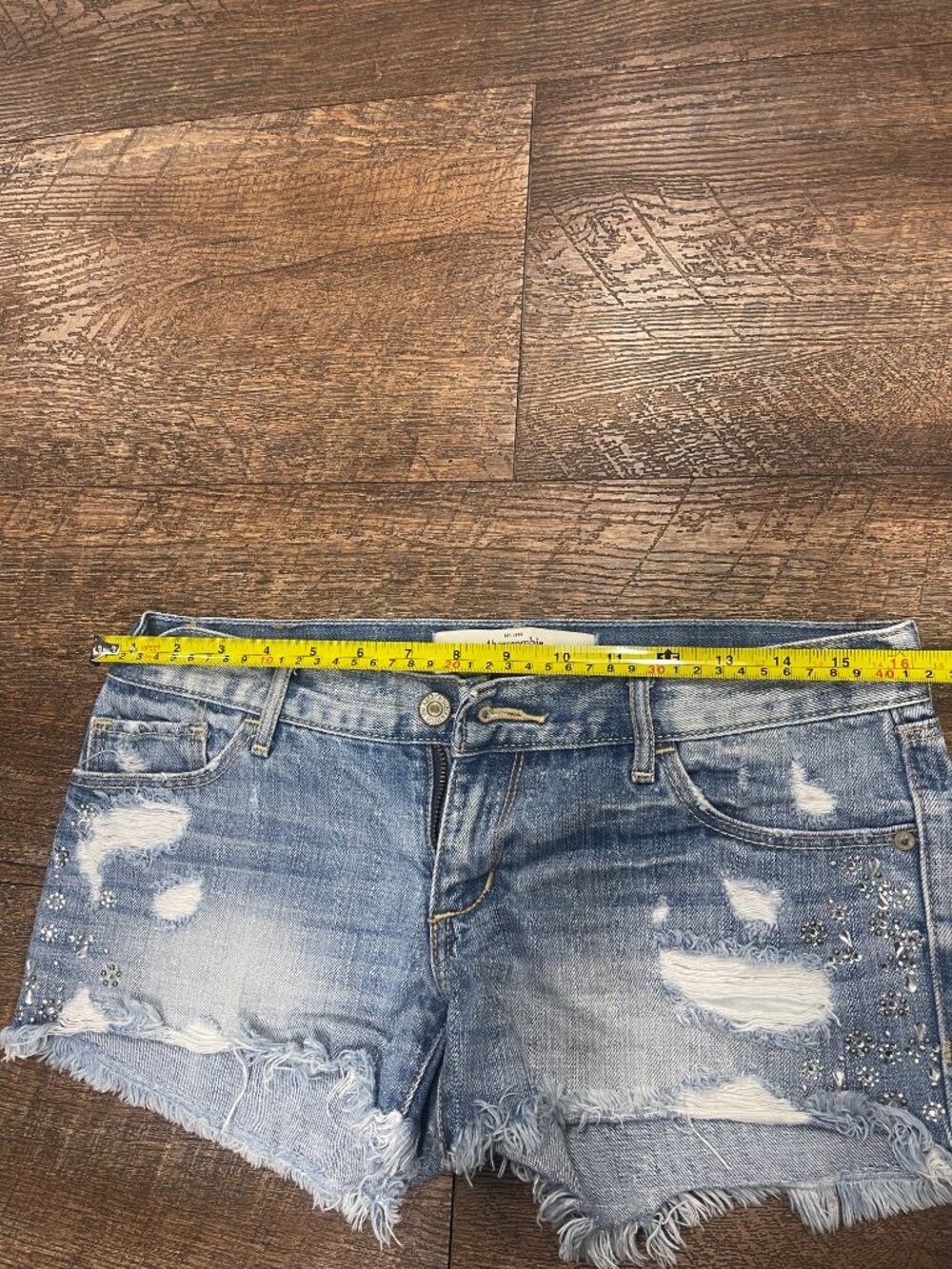 Abercrombie & Fitch Distressed Rhinestone Denim Shorts Size 4 W27 - Picture 6 of 7